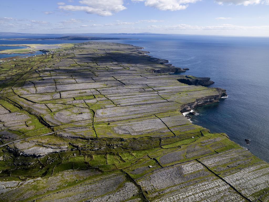 Aran Islands Hotel Kilronan  Exterior photo