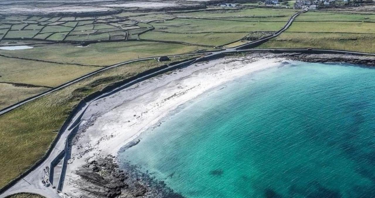 Aran Islands Hotel Kilronan  Exterior photo