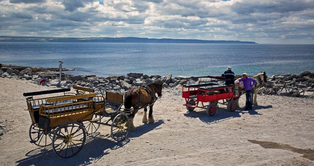 Aran Islands Hotel Kilronan  Exterior photo