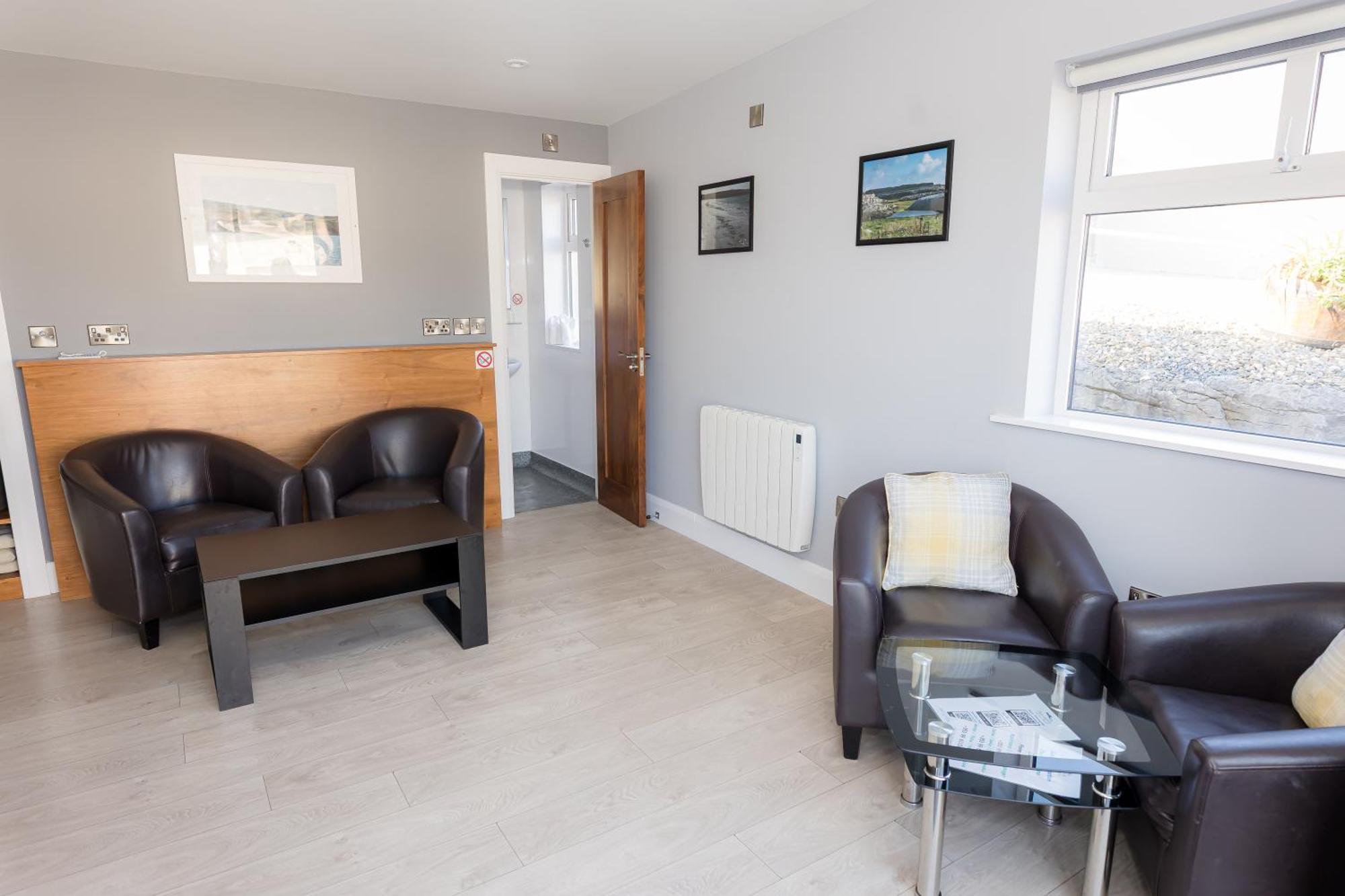 Aran Islands Hotel Kilronan  Exterior photo