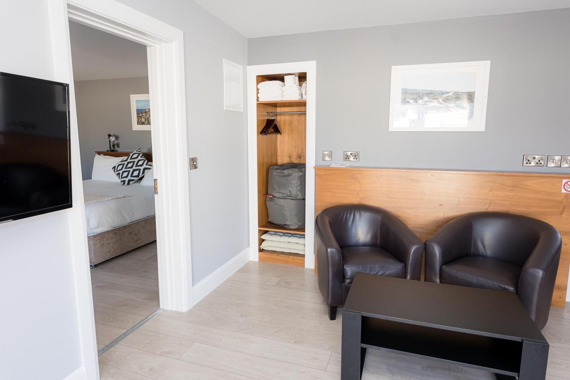 Aran Islands Hotel Kilronan  Exterior photo