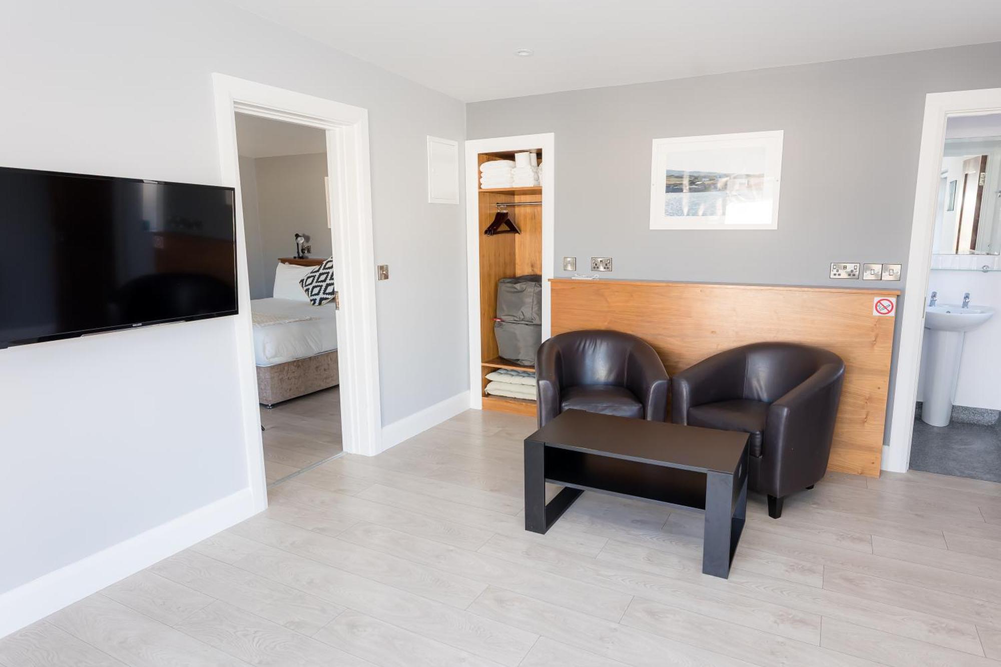 Aran Islands Hotel Kilronan  Exterior photo