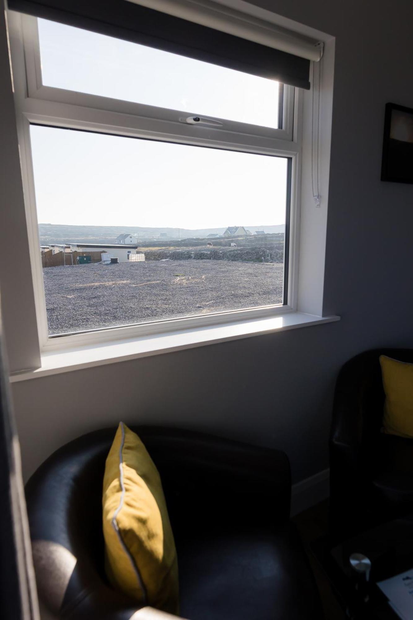 Aran Islands Hotel Kilronan  Exterior photo