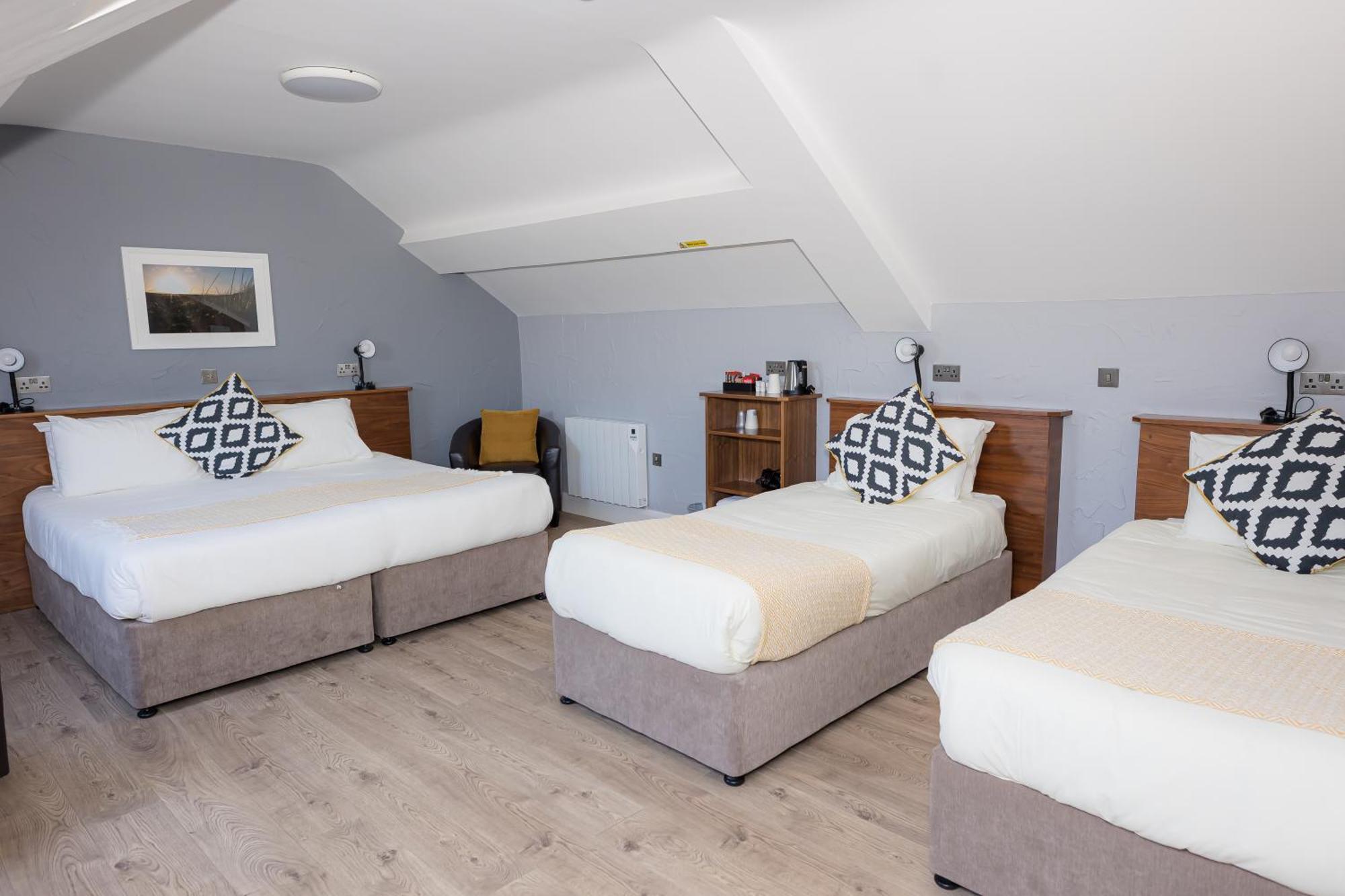 Aran Islands Hotel Kilronan  Exterior photo