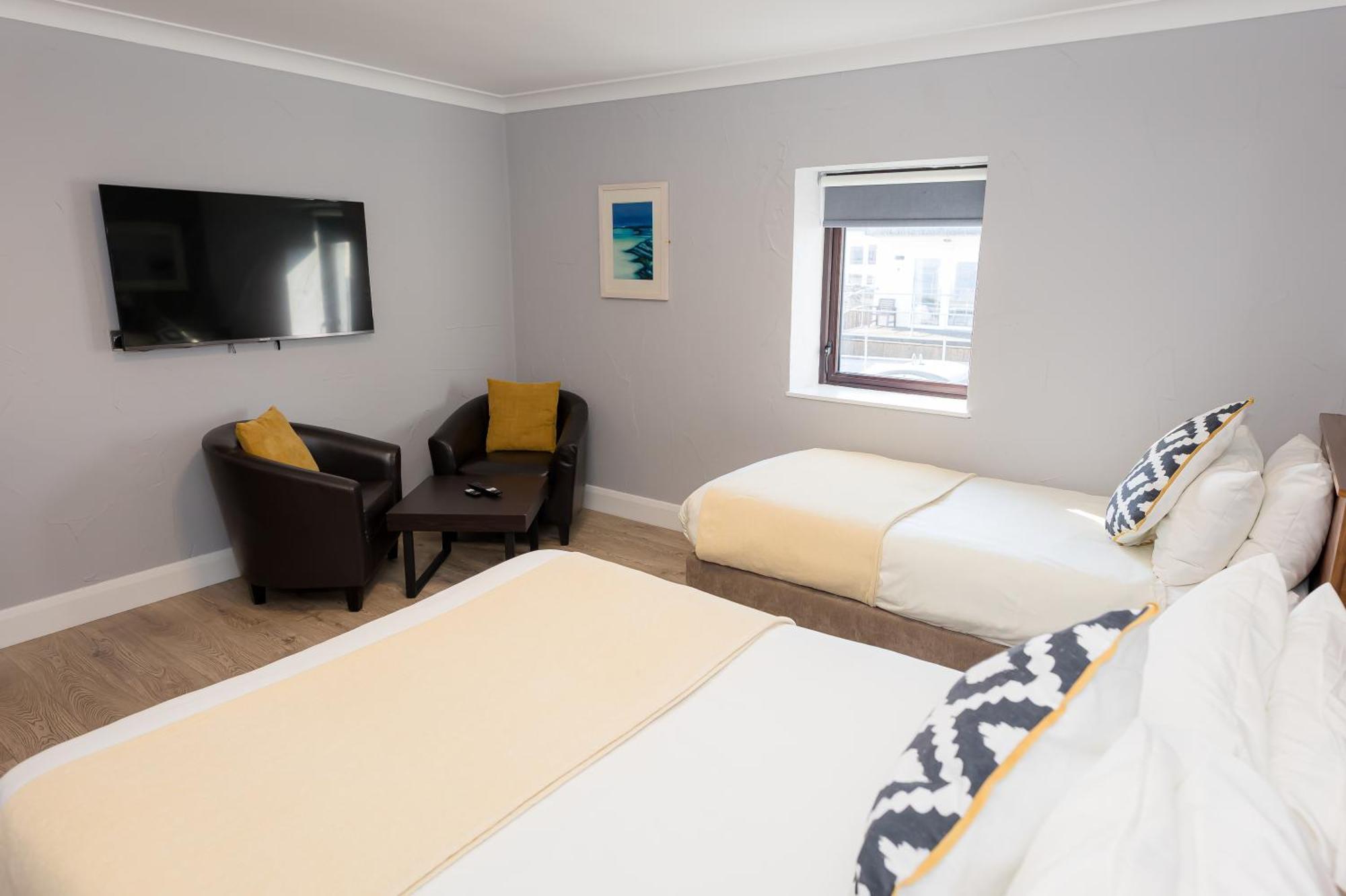 Aran Islands Hotel Kilronan  Exterior photo